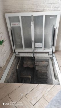 Floor hatch Self-lifting invisible hatch, corner 950*1850