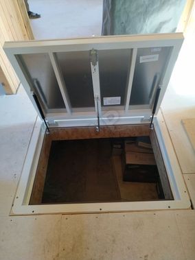 Floor hatch Self-lifting invisible hatch, corner 950*1850